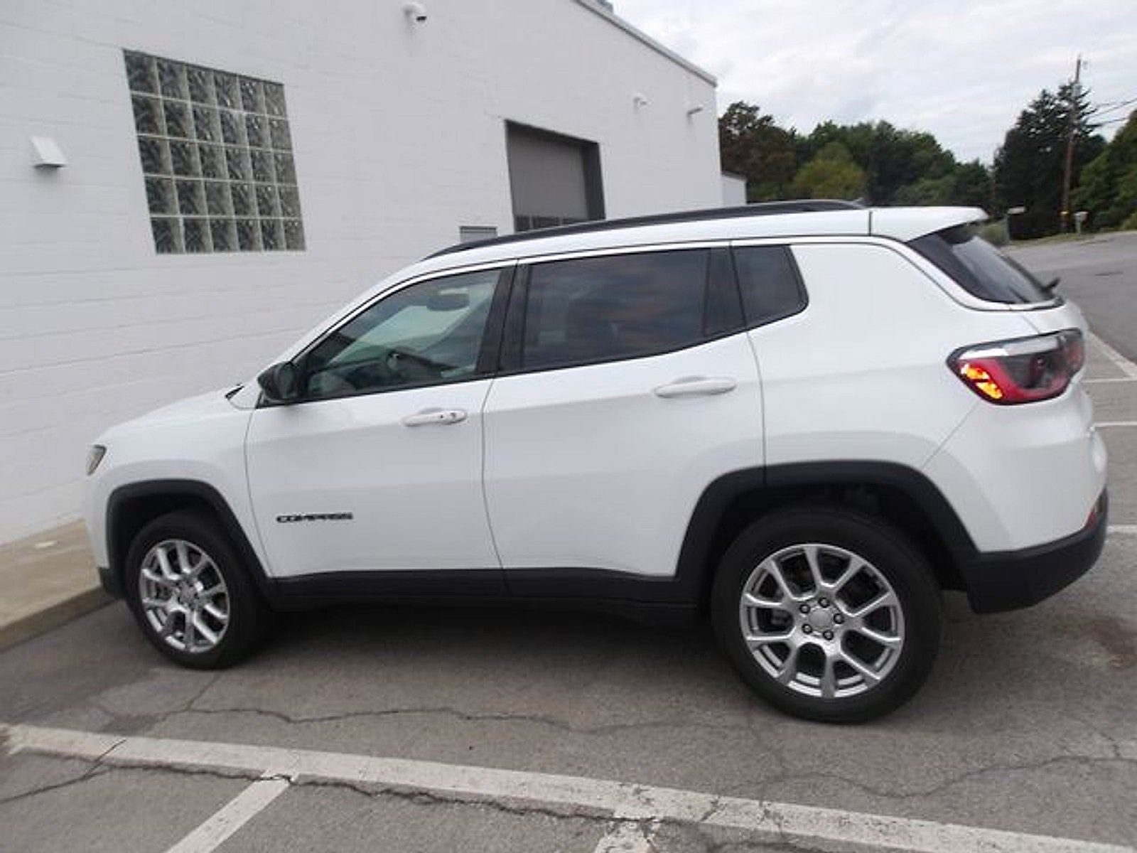 2023 Jeep Compass Latitude Lux