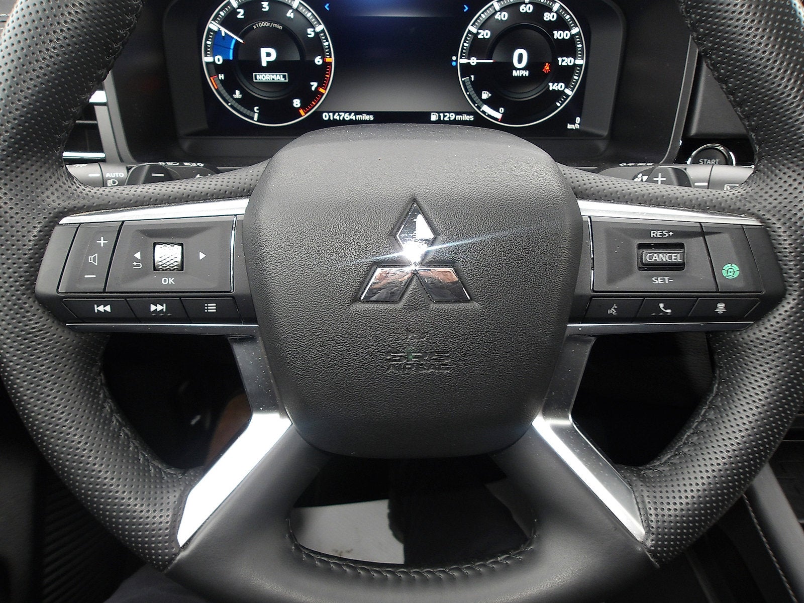 2024 Mitsubishi Outlander Base