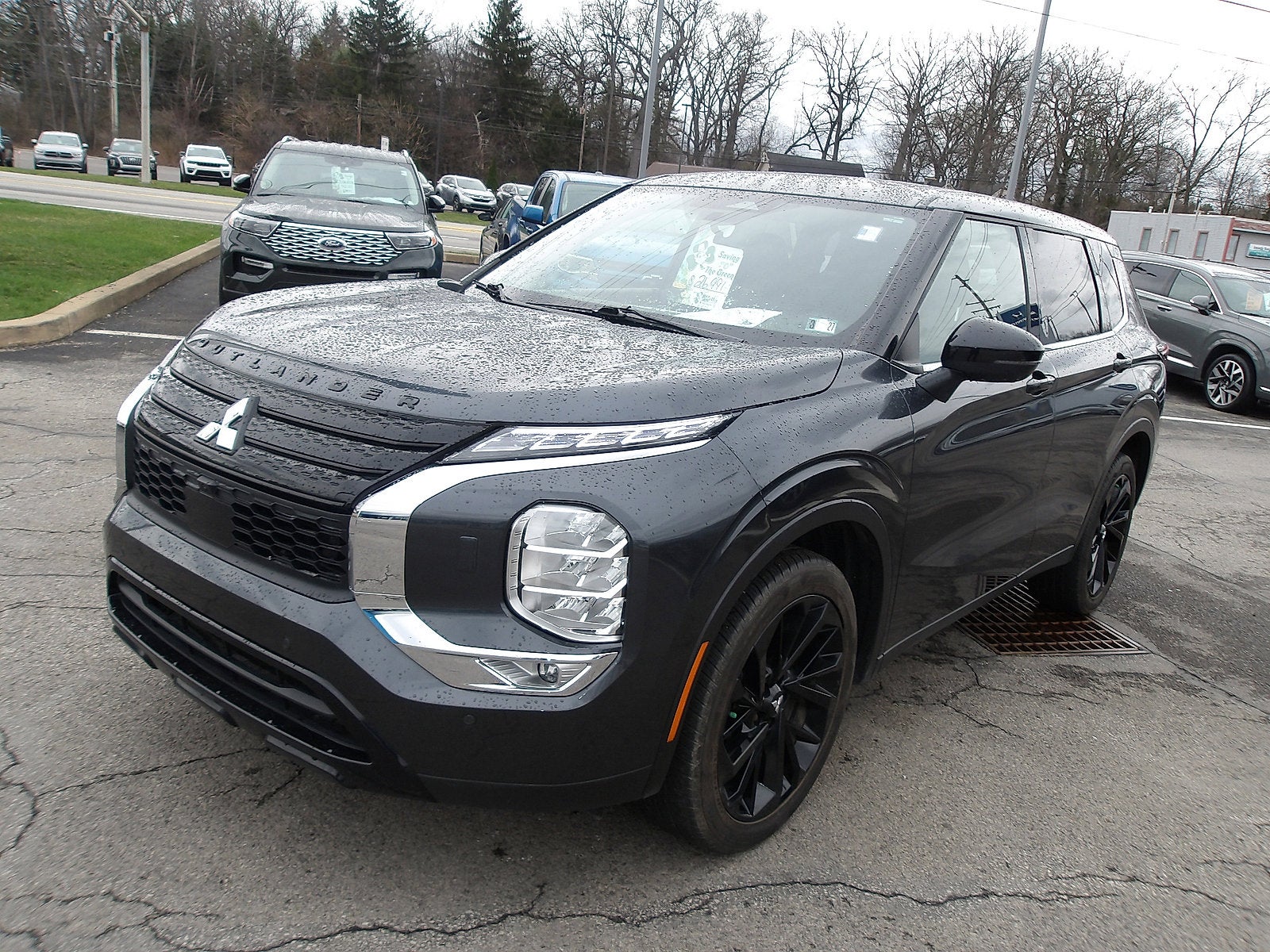 2024 Mitsubishi Outlander Base