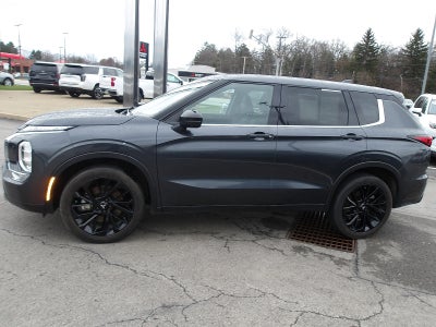 2024 Mitsubishi Outlander Base