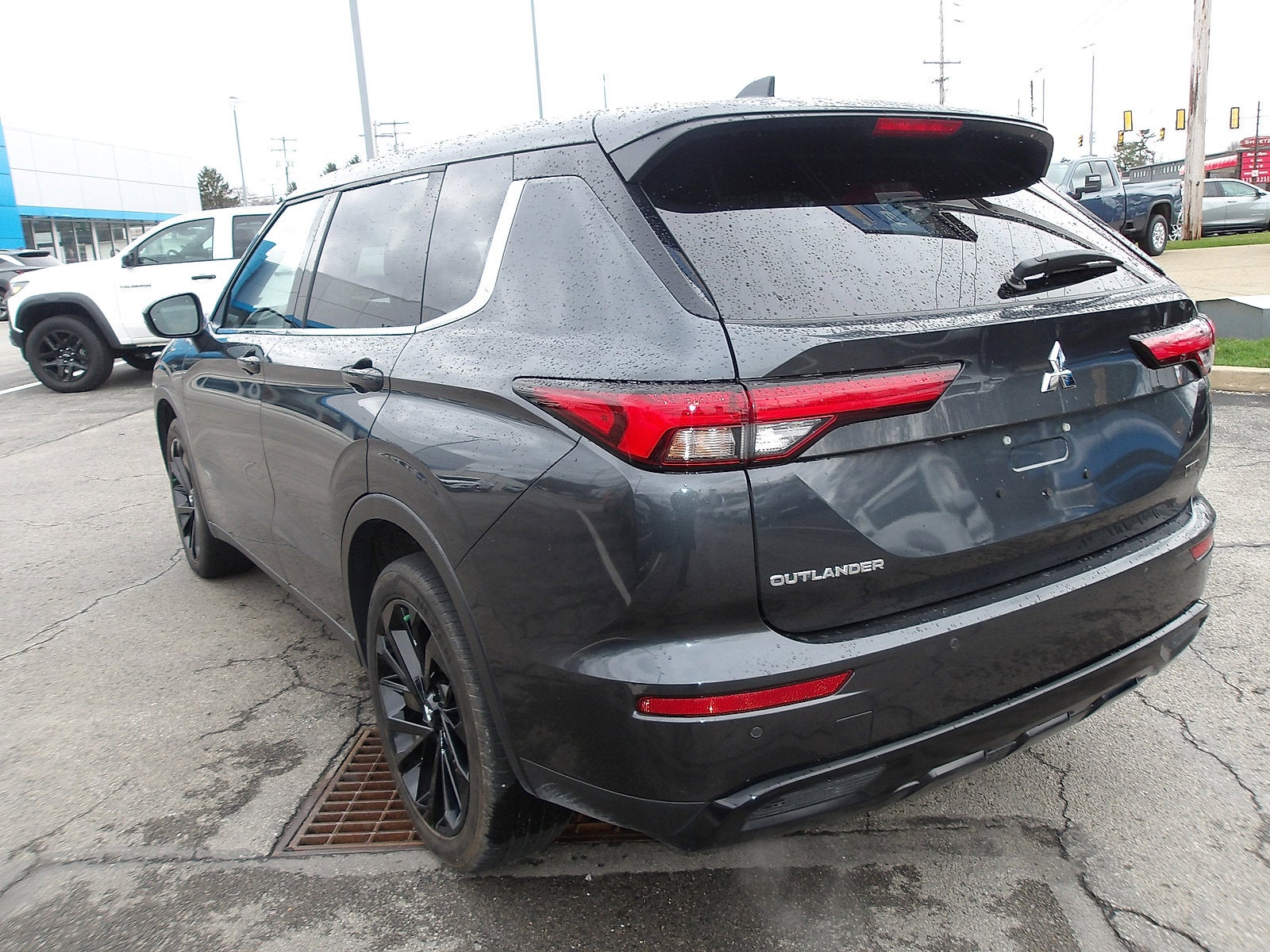 2024 Mitsubishi Outlander Base