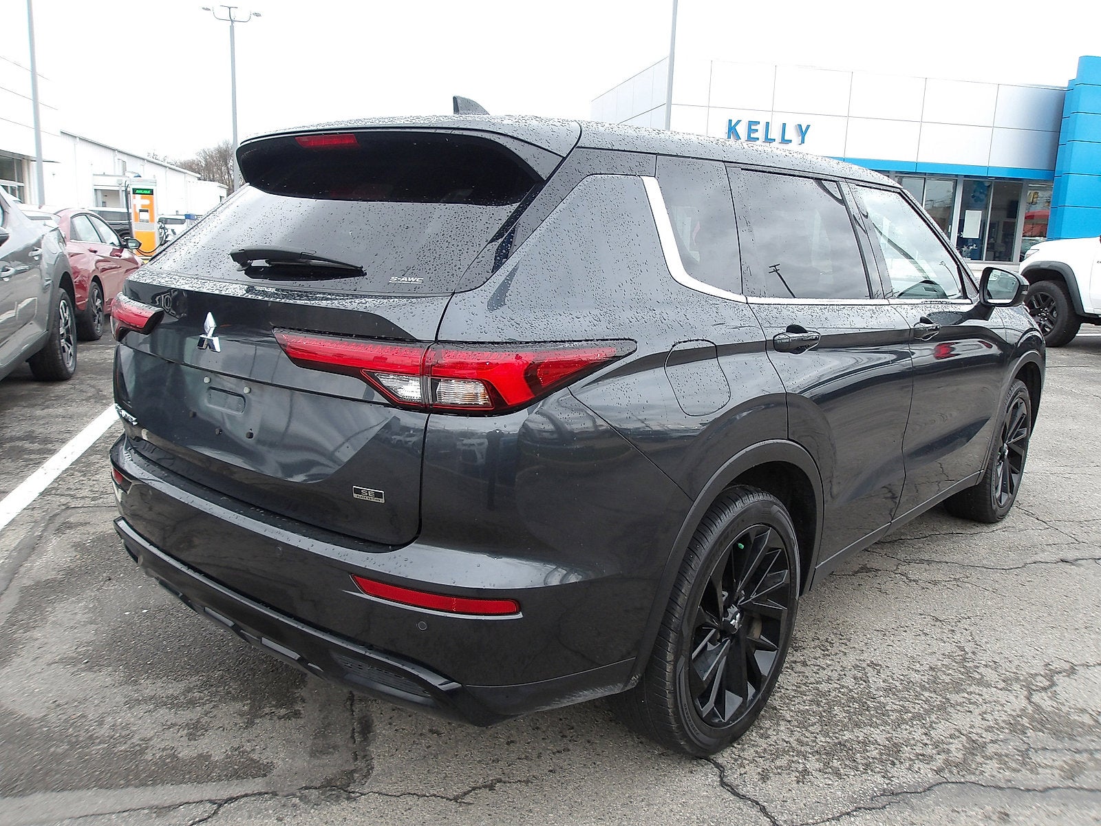 2024 Mitsubishi Outlander Base