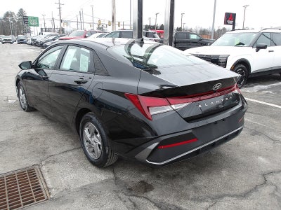 2025 Hyundai Elantra SE