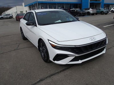 2025 Hyundai Elantra SEL Sport