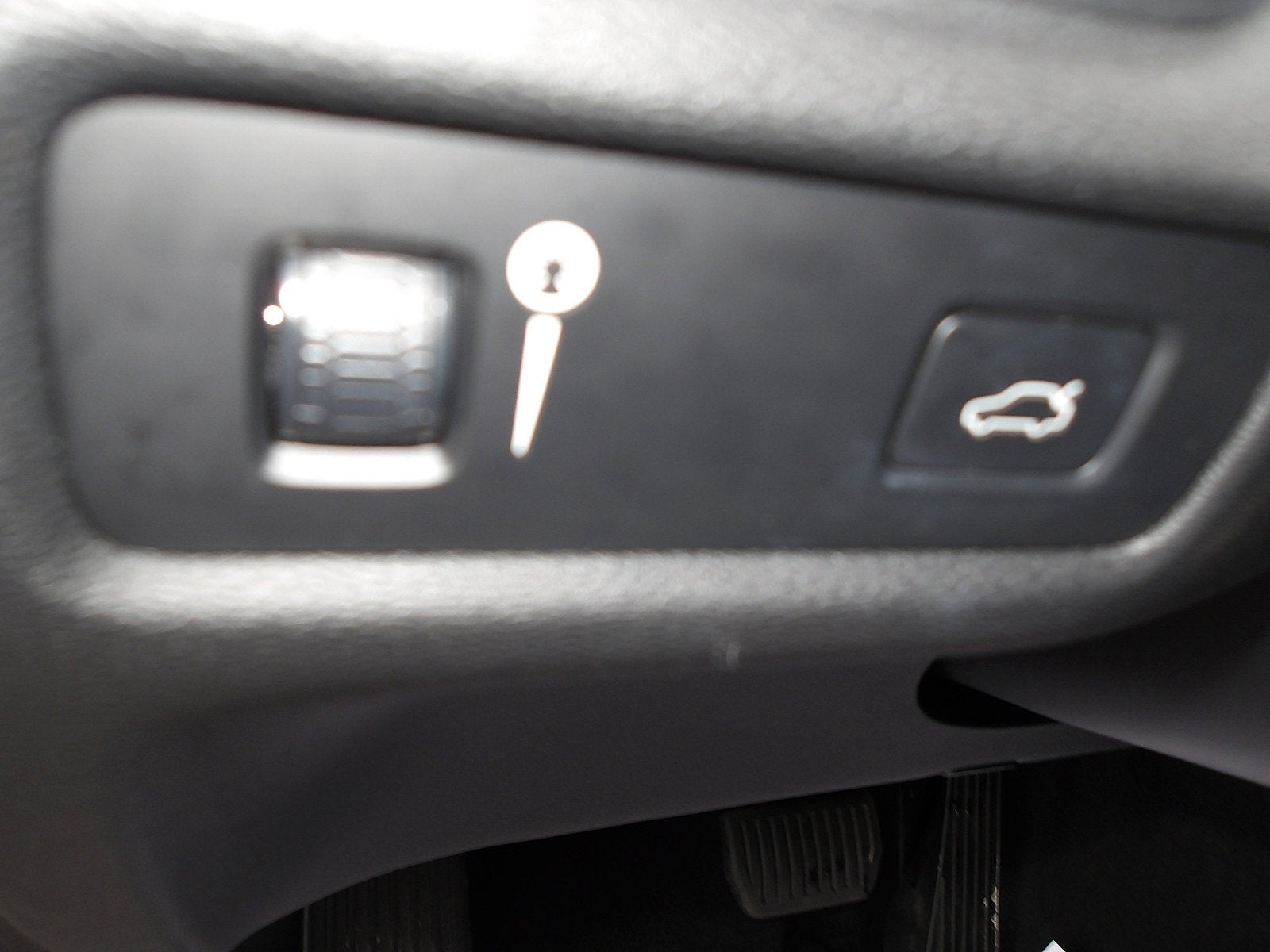 2020 Volvo V60 Cross Country Base