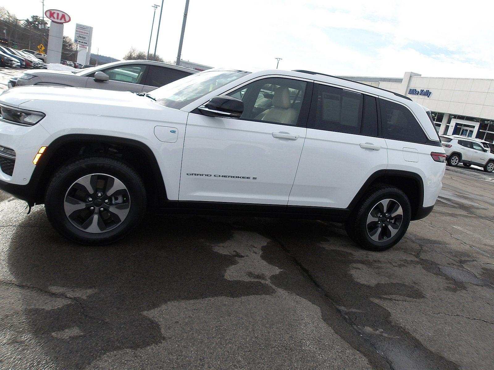 2022 Jeep Grand Cherokee 4xe BASE
