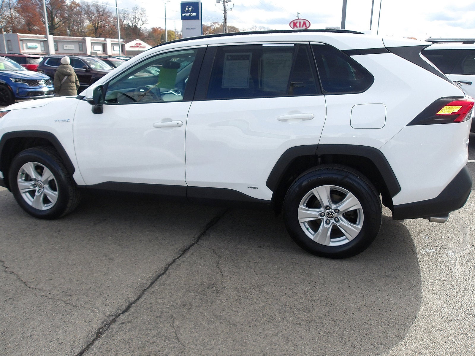 2021 Toyota RAV4 Hybrid XLE