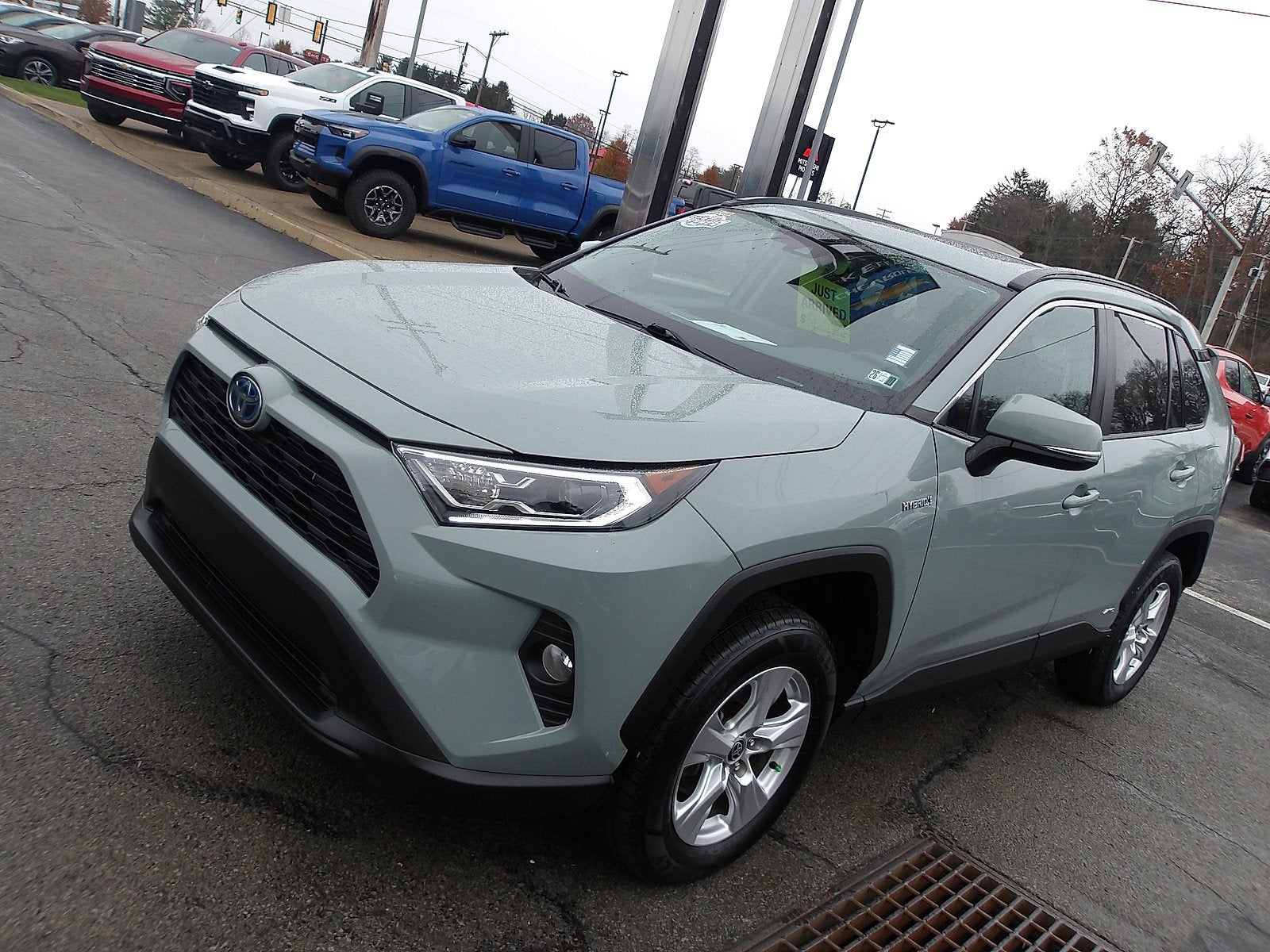 2021 Toyota RAV4 Hybrid XLE