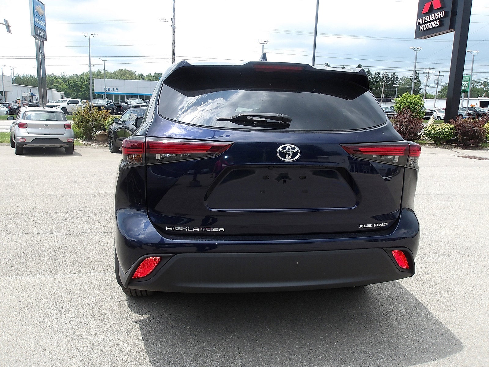2024 Toyota Highlander LE