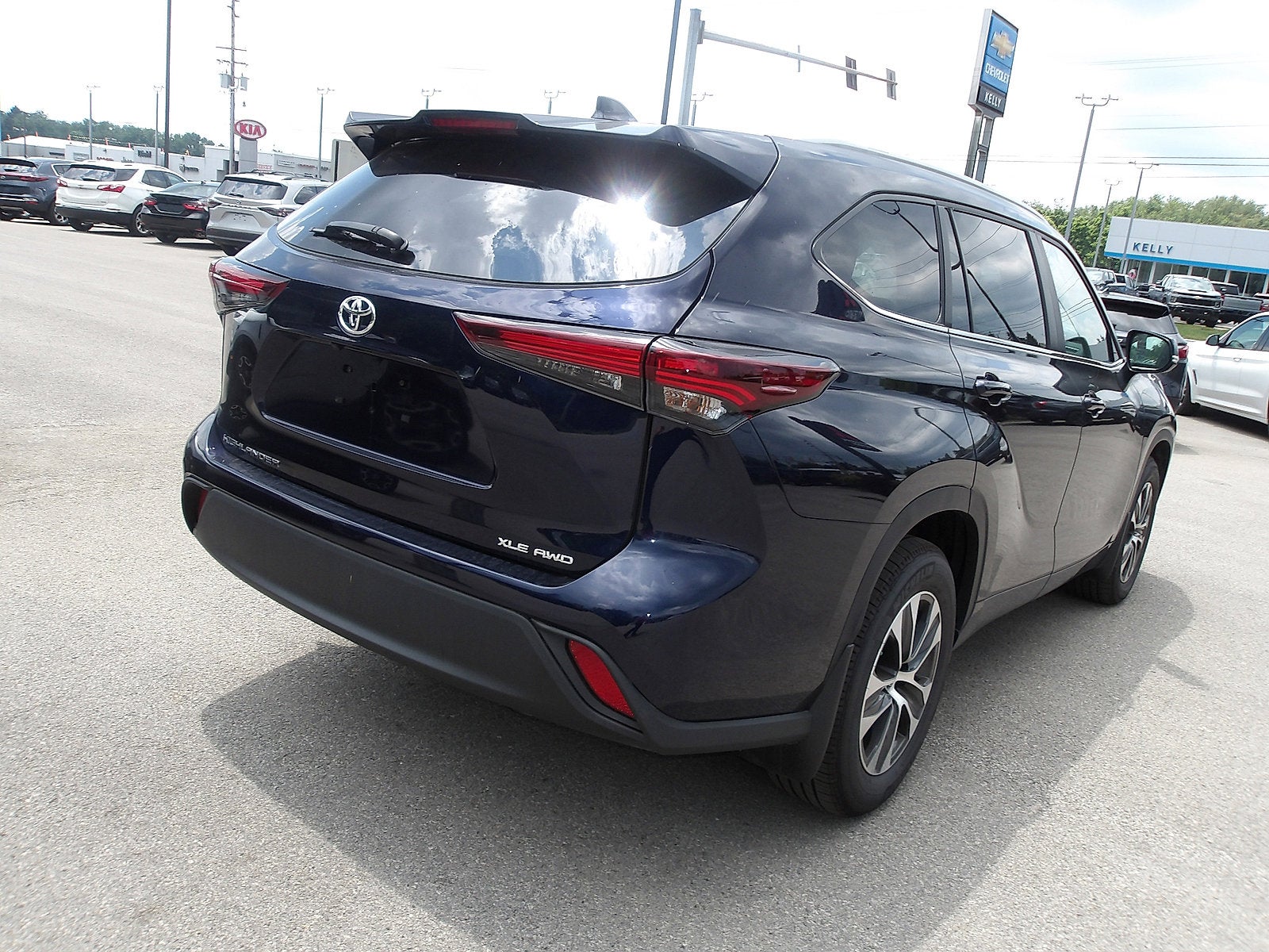 2024 Toyota Highlander LE