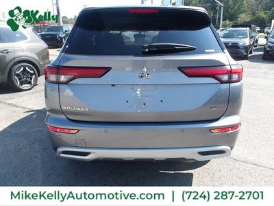 2023 Mitsubishi Outlander SE