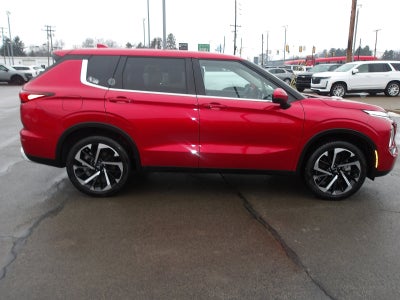 2024 Mitsubishi Outlander SE