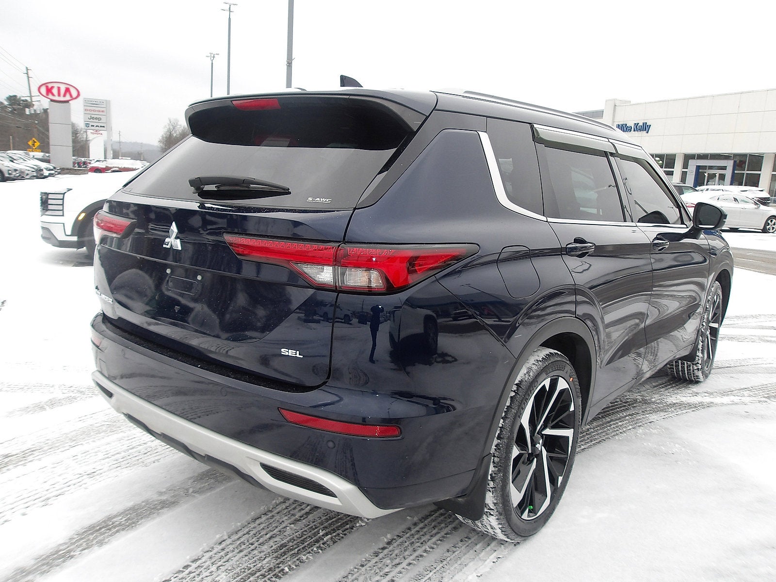 2023 Mitsubishi Outlander SEL