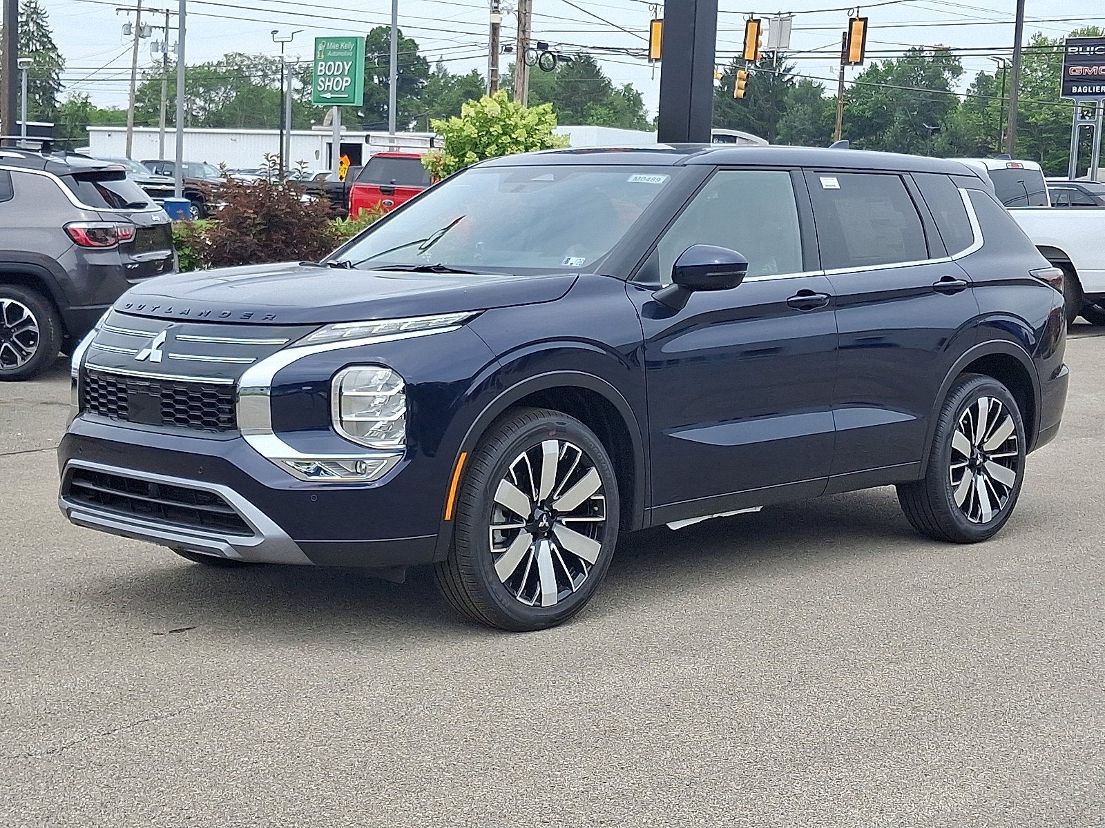 2025 Mitsubishi Outlander SE