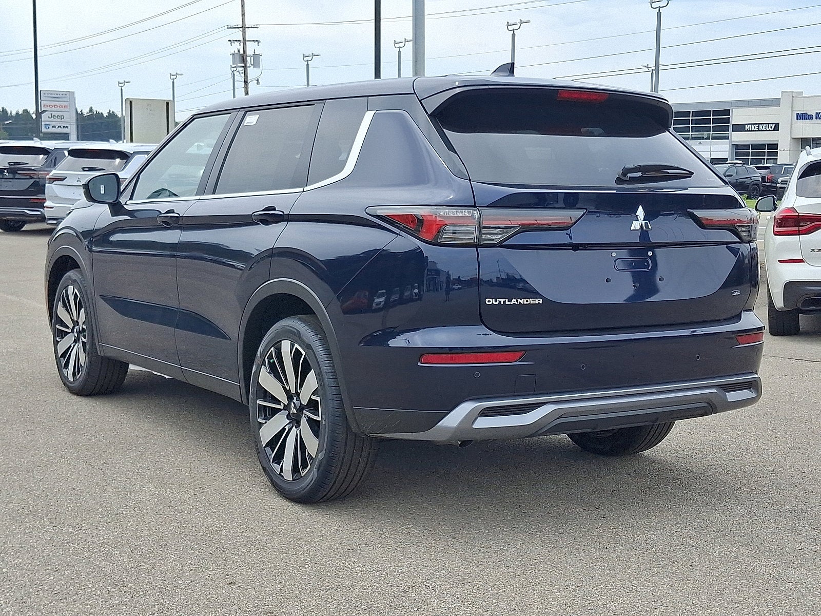 2025 Mitsubishi Outlander SE