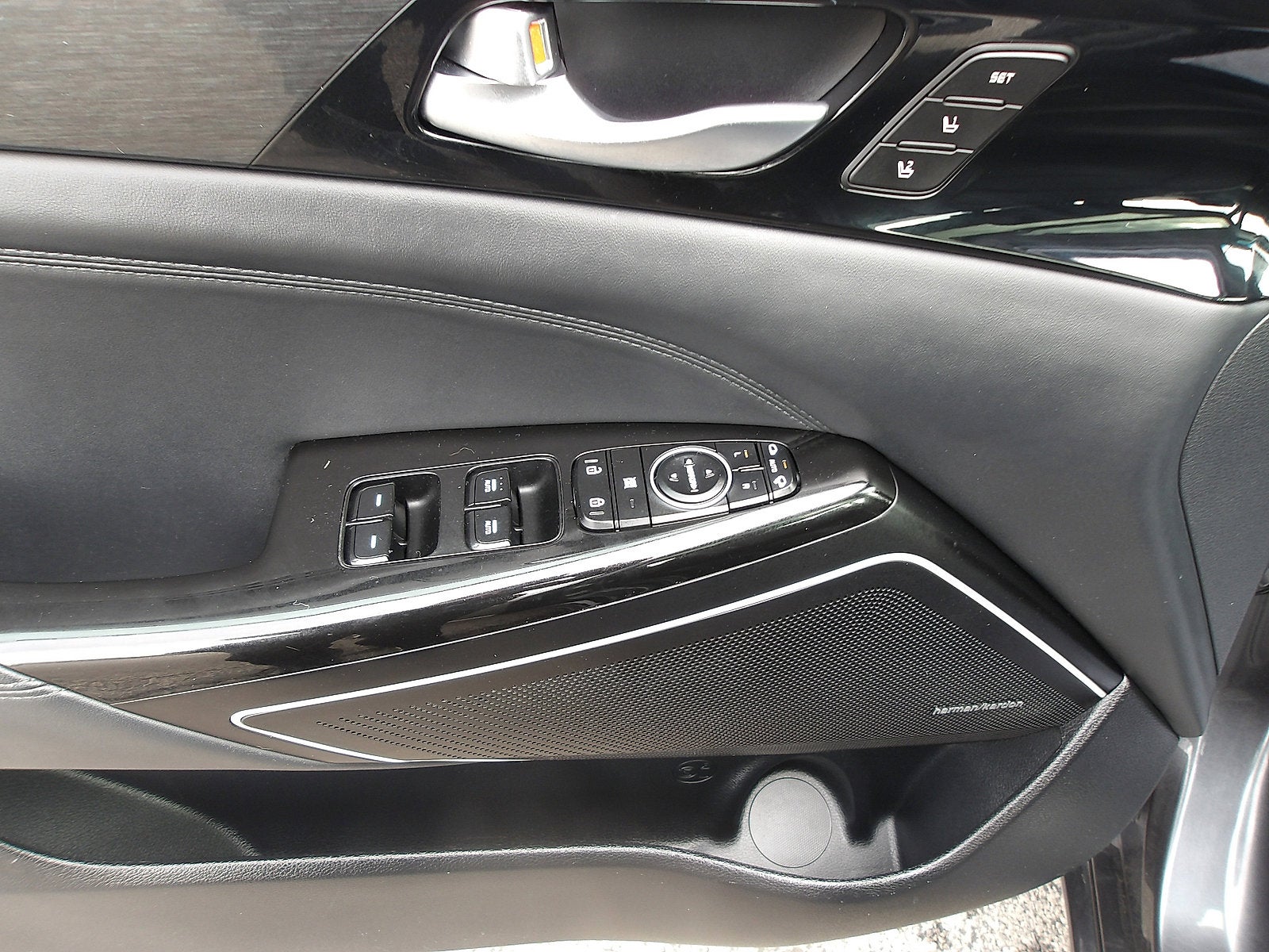 2018 Kia Cadenza Limited