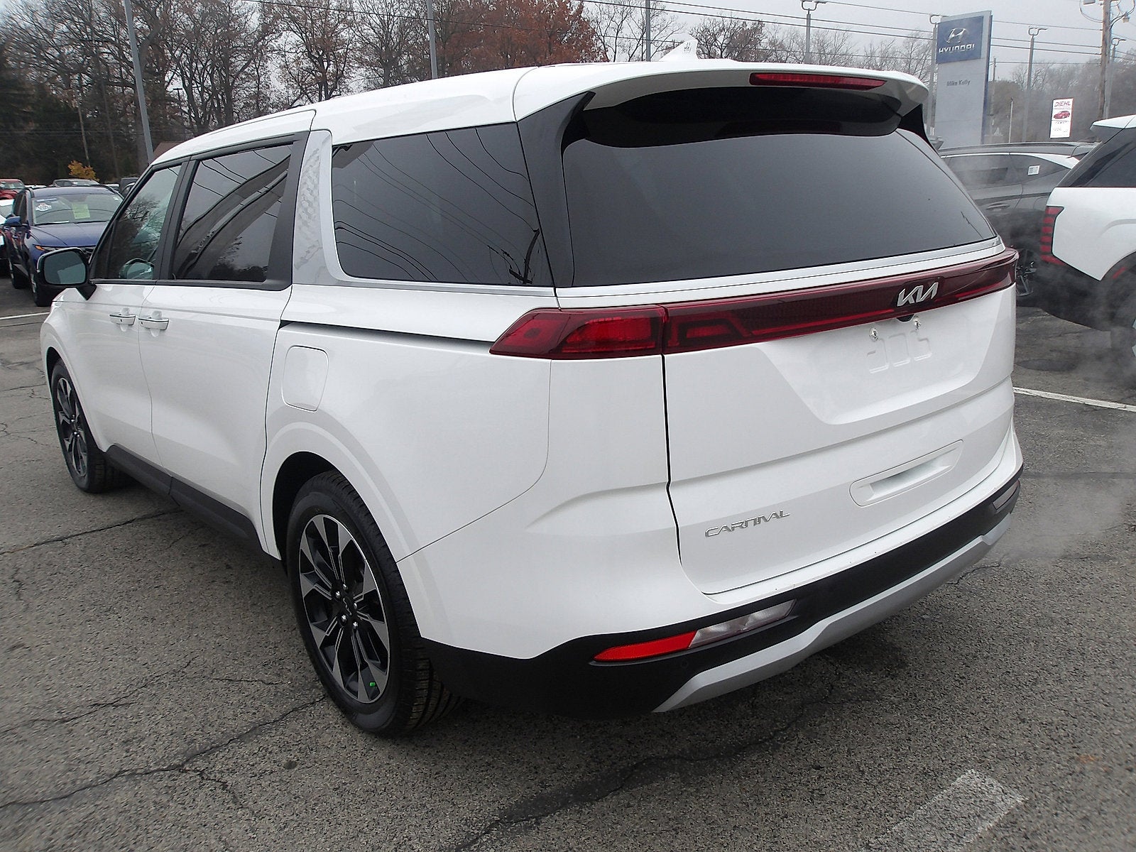 2023 Kia Carnival EX