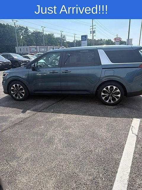 2024 Kia Carnival EX